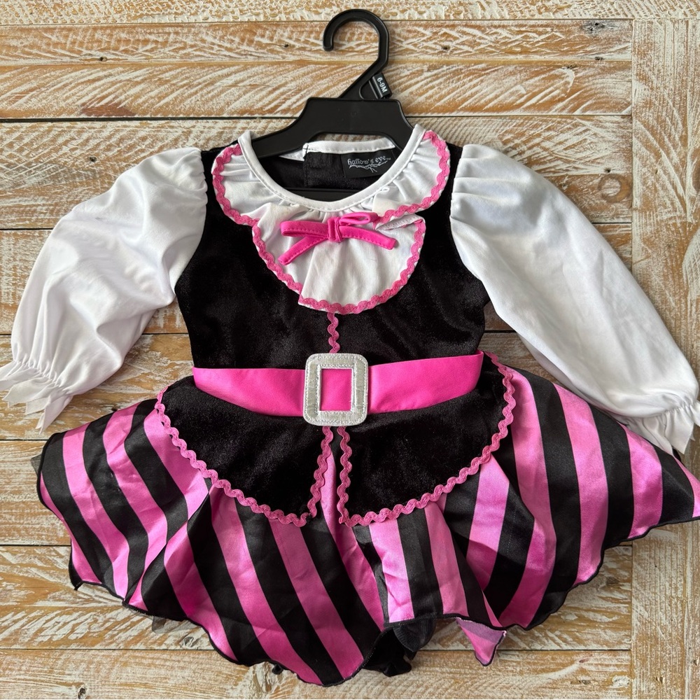 🏴‍☠️Baby Pirate Halloween Costume by Hallow’s Eve🎃 ~6–9 Months